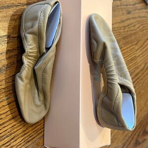 New tan Bloch pulse jazz shoes